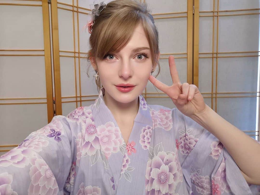 Ella Freyaのインスタグラム：「✨✌️ 2年前の浴衣を見つけました」