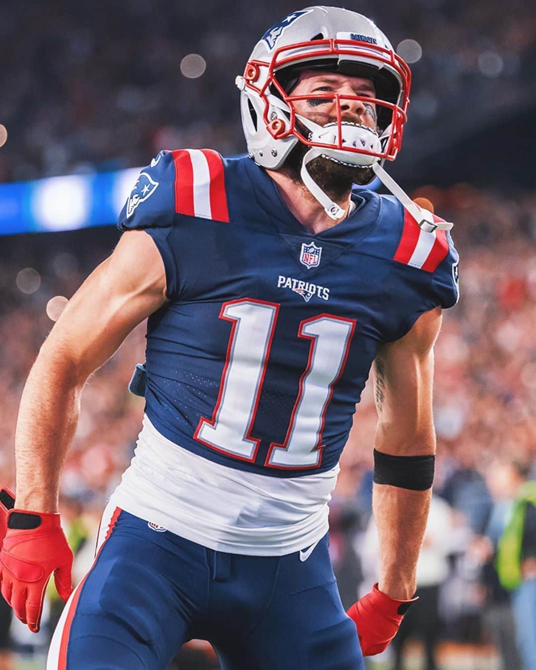 ジュリアン・エデルマンのインスタグラム：「That “football starts this week” feeling #LetsGooo」