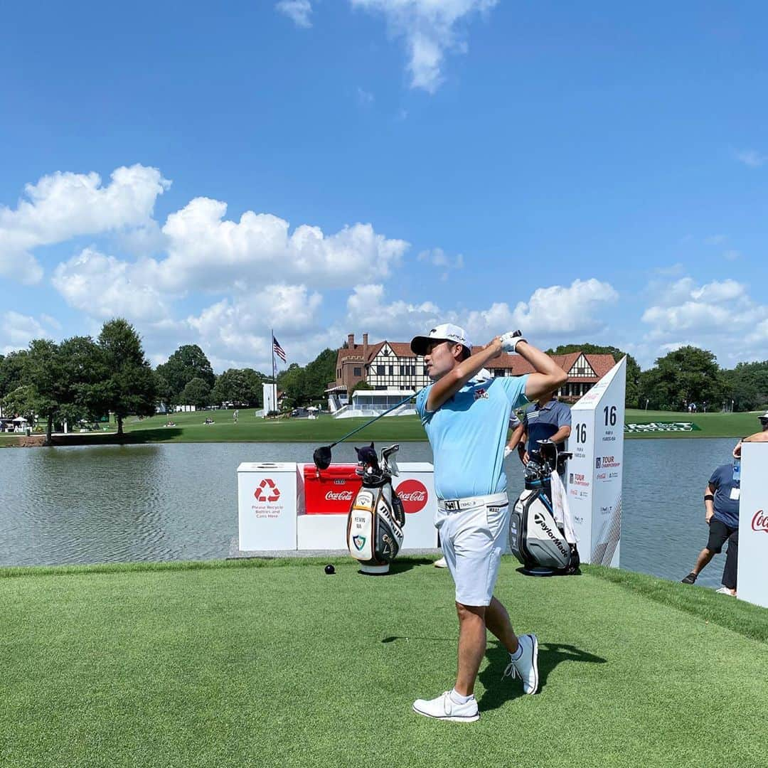 ケビン・ナさんのインスタグラム写真 - (ケビン・ナInstagram)「2019-20 season complete. 1 Win 4 top 10s in 21 events. qualified to the Tour Championship but didn’t have my best performance during the playoffs. I want to thank my team, sponsors, fans and my wife for their support!   Thank you @pgatour for making it possible for us to play during this crisis.  #pgatour #fedexcup #케빈나 #골프스타그램」9月8日 23時36分 - kevinna915