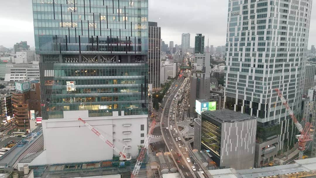 松坂南さんのインスタグラム写真 - (松坂南Instagram)「渋谷、変わったよね✨  デビューして数年は渋谷住まいでした。懐かしい(*≧∀≦*)💕  #lovethesky  #tokyo」9月8日 23時42分 - minami_matsuzaka