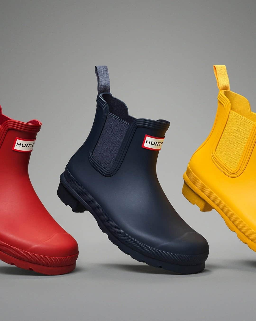ハンターブーツさんのインスタグラム写真 - (ハンターブーツInstagram)「Pick a colour, any colour. Our best-selling Chelsea boots are always available in a rainbow of shades for men, women and kids #MoreThanJustABoot」9月9日 0時02分 - hunterboots