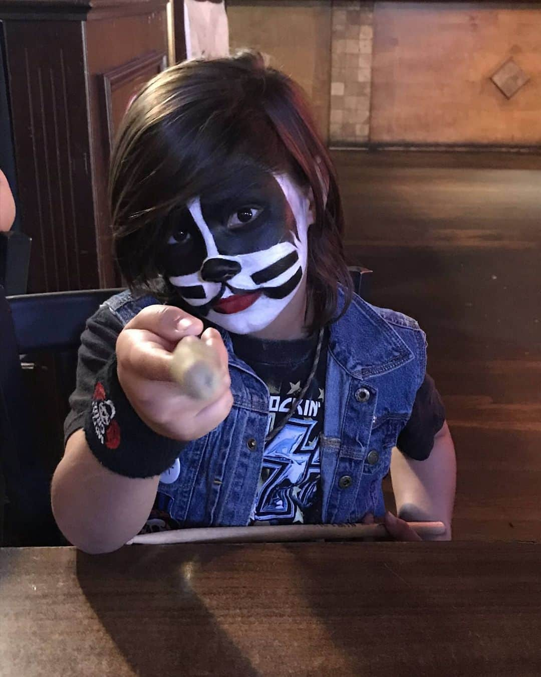 KISSさんのインスタグラム写真 - (KISSInstagram)「#KISSKids Rock! Awesome! Keep the photos coming, #KISSARMY! Www.KISSOnline.com/letters」9月9日 0時11分 - kissonline