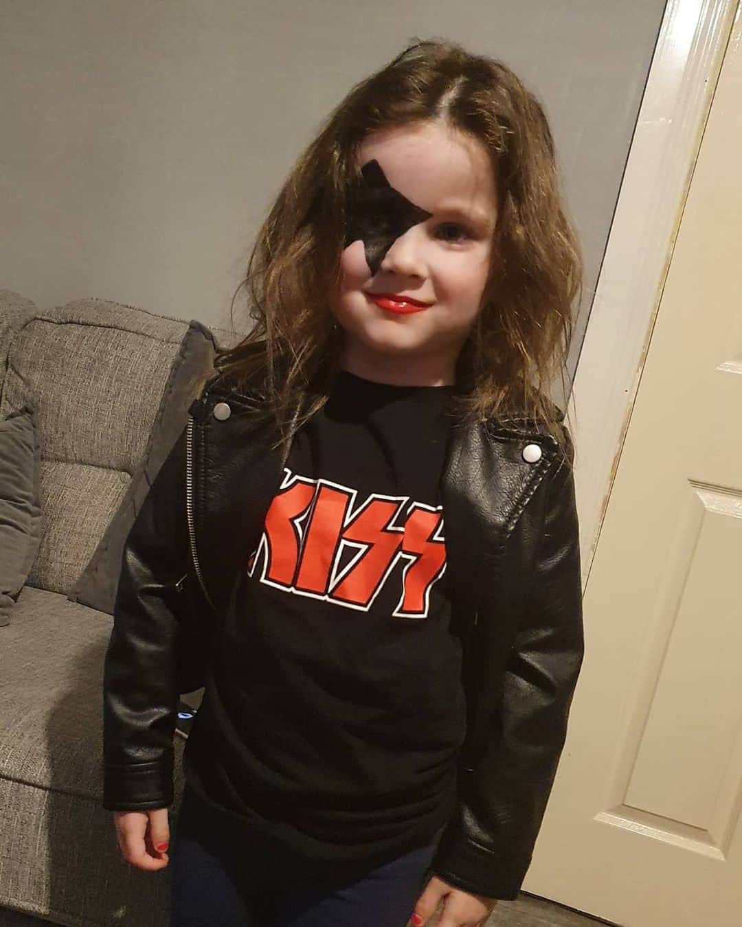 KISSさんのインスタグラム写真 - (KISSInstagram)「#KISSKids Rock! Awesome! Keep the photos coming, #KISSARMY! Www.KISSOnline.com/letters」9月9日 0時11分 - kissonline