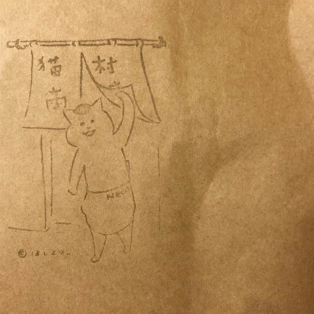 雨月衣のインスタグラム：「猫村商店から、 可愛い茶封筒で 注文の品が届きました。 ふきん2種類。 うふふふふふ #猫村さん #猫村商店」