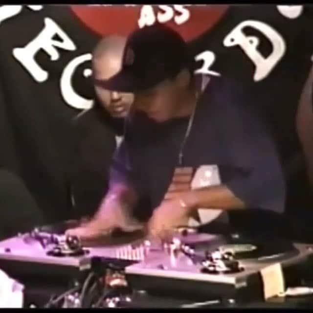 ファンクマスター・フレックスのインスタグラム：「This is so dope! I always enjoy a creative dj! Vid via: @beatjugglingvideo x @dvlp !!! @ YOUR FAVORITE DJ RIGHT NOW?」