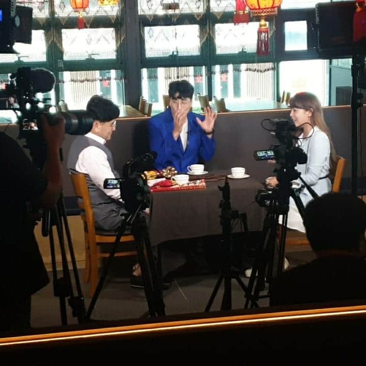 のインスタグラム：「은비는 언제나 열일중 ~  코로나 규칙은 무조건 지킵니다 !  마스크 필수 ! 손소독제 !  QR코드 및 개인정보 작성  그리고 무조건 최소 인원 !!!  언제나 꼭 지켜야죠 ~  다들 힘드시지만 힘내주세요 !!  . . #강은비 #우리힘내자」