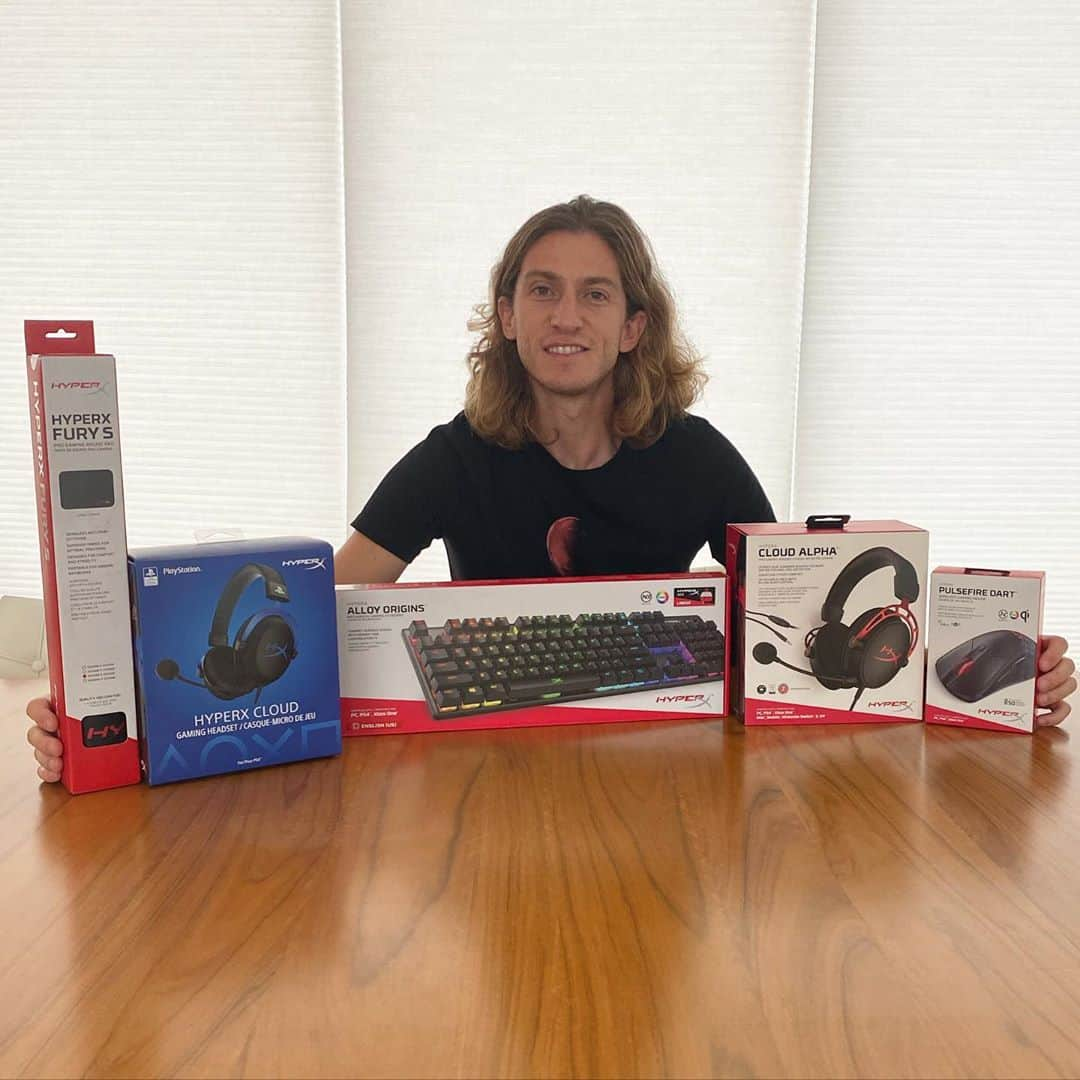 フィリペ・ルイスさんのインスタグラム写真 - (フィリペ・ルイスInstagram)「@hyperxbrasil muuuuito top!!! 👏🏻👍🏻🙌🏻 @brunoagnello  @hyperx」9月9日 6時22分 - filipeluis