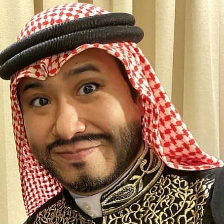 鷹鳥屋明のインスタグラム：「شمس قمر عربي لفل ٩٩...😆 هل تعتقد أنني أخ؟」