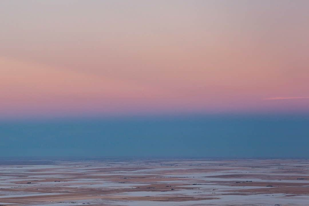 National Geographic Travelさんのインスタグラム写真 - (National Geographic TravelInstagram)「Photo by Matt Borowick @mborowick  I saw this pastel sunset after taking off from Denver International Airport. It spread over the plains of eastern Colorado as far as the eye could see. Follow @mborowick for more pictures like this. #sunset #denver #adventure #colorado #plains」9月9日 1時06分 - natgeotravel