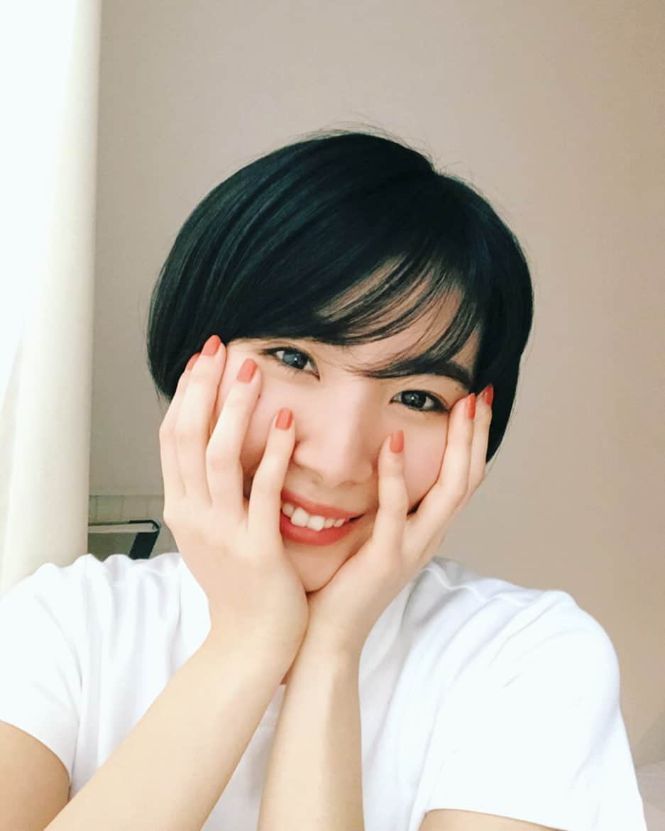 のインスタグラム：「. . 24歳🌼 自分らしく毎日笑って 人生楽しみたい☺︎ いつも沢山の愛をありがとう💕 . . #kolme #birthday #happy #thankyou  #自分らしく #頑張る #いつもありがとう」