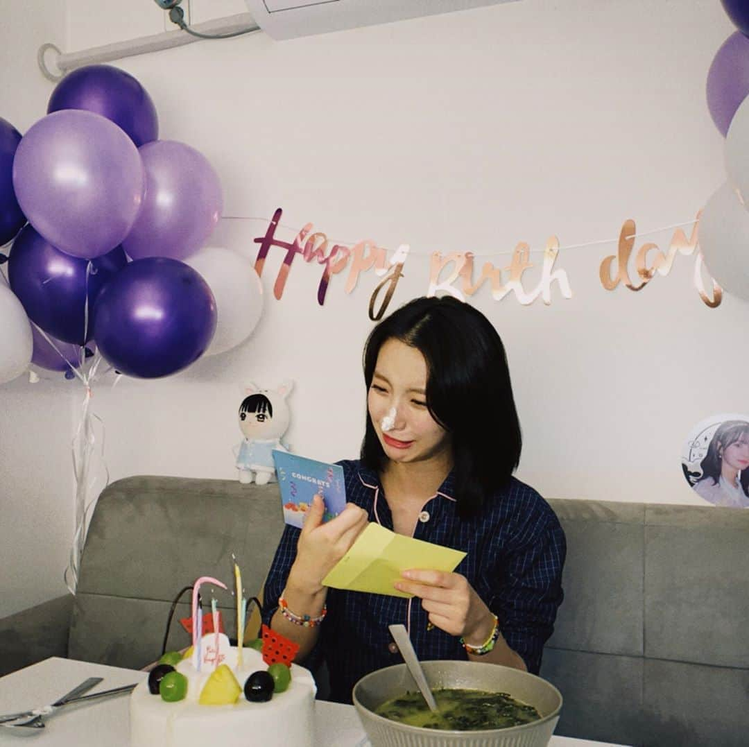 ヒョジョンさんのインスタグラム写真 - (ヒョジョンInstagram)「그리고 울보 빈 😍생일 축하해🎁」9月9日 1時42分 - candyz_hyojung