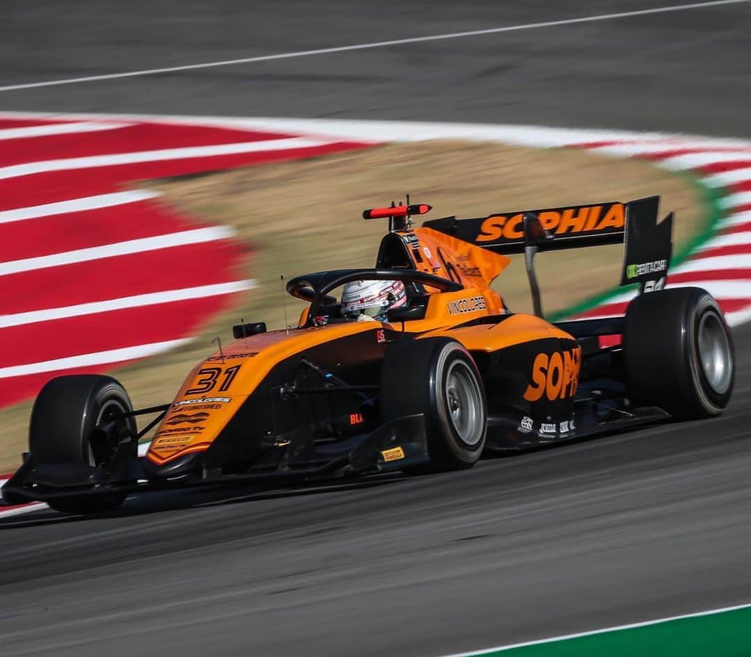 のインスタグラム：「It’s race week again 🇮🇹 And we are back in the 🍕 & 🍝 country 🙃 Mugello here we come 🏁 Last round of the @fiaf3 season coming up 💨💨 Let’s push to make it a good one 😋💪🏽 #Sophia #sophia99 #racegirl #racing #changeagent #motorsport #f3 #mugello #italy」
