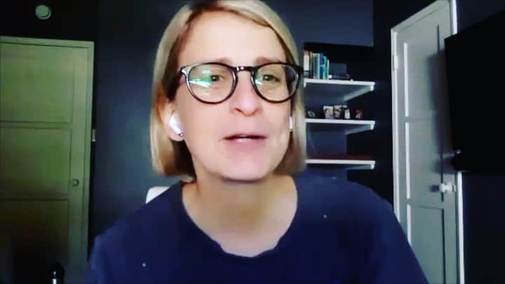 キャサリン・メーニッヒのインスタグラム：「Our friendo, @thelizfeldman does 👖tomorrow」