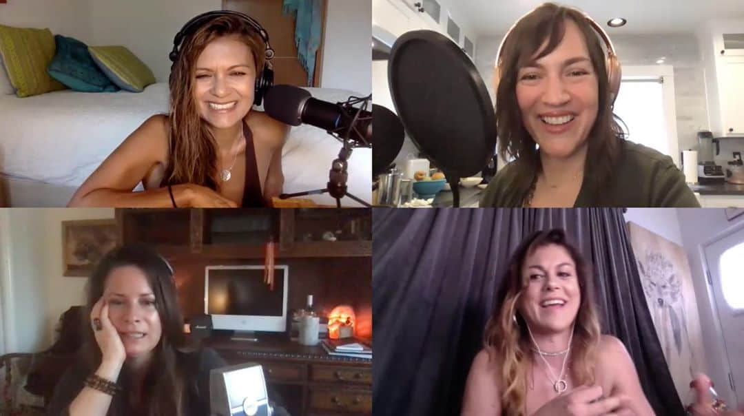 レスリー・フェラさんのインスタグラム写真 - (レスリー・フェラInstagram)「We loved recording Episode 15 of @prettylittlewinemoms, “If at First You Don't Succeed, Lie, Lie Again,” with special guest Lindsey Shaw. She is such a thoughtful, sweet soul and it was so much fun catching up with her! Listen to the full interview when the episode goes live TOMORROW Wed 9/9. And subscribe on Apple Podcasts so you’ll be the first to know when it’s released (link in bio). . . . #pll #prettylittleliars #pll10years #plwm #prettylittlewinemoms #hollymariecombs #lesleyfera #niapeeples #applepodcasts #newpodcast #lindseyshaw #paigemccullers #10thingsihateaboutyou #greysanatomy #suburgatory #nedsdeclassified」9月9日 2時18分 - mslesleyfera