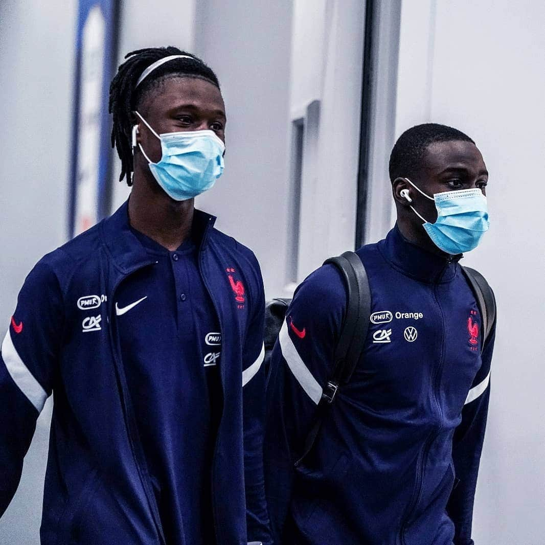 サッカー フランス代表チームさんのインスタグラム写真 - (サッカー フランス代表チームInstagram)「Les Bleus sont arrivés et retrouvent enfin le Stade de France 🏟️ #FiersdetreBleus #FRACRO」9月9日 2時36分 - equipedefrance