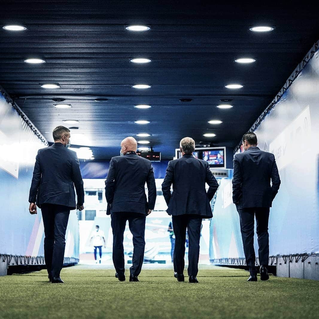 サッカー フランス代表チームさんのインスタグラム写真 - (サッカー フランス代表チームInstagram)「Les Bleus sont arrivés et retrouvent enfin le Stade de France 🏟️ #FiersdetreBleus #FRACRO」9月9日 2時36分 - equipedefrance