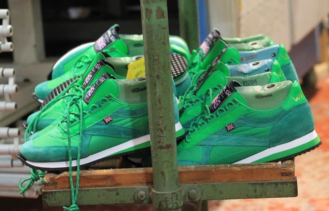ウォルシュのインスタグラム：「Final Chance to bag our Voyager in the Summer Sale 💚 . . . #normanwalshuk #normanwalsh #britishmanufacturing #madeinbritain #ukmfg #shoes #footwear #sneakers」