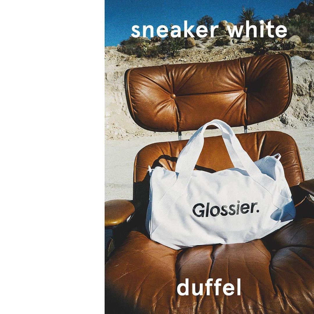 Glossierさんのインスタグラム写真 - (GlossierInstagram)「The Duffel in Sneaker White (here for a limited time) 👟 Roomy enough to pack everything you need, plus a little extra ✨」9月9日 3時13分 - glossier
