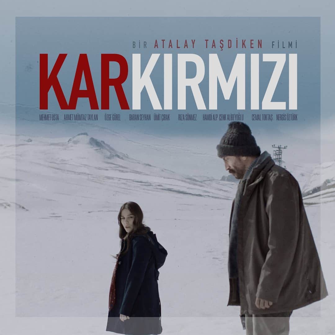 Ozge Gurelのインスタグラム：「Afiş çıkana kadar bekleyemedik, çok heyecanlıyız🤫😍 KAR KIRMIZI ile Altın Portakal Film Festivalindeyiz. Emeği geçen herkese ve canım @atasdiken hocama çok teşekkür ederim. @mehmetustaofficial @gece_gorusu @baran_seyhan @rizasonmez @nergisoz @cemaltoktas @cirak.umit @_doktor___  @hamdilerden @cenk_albyoglu 💖」