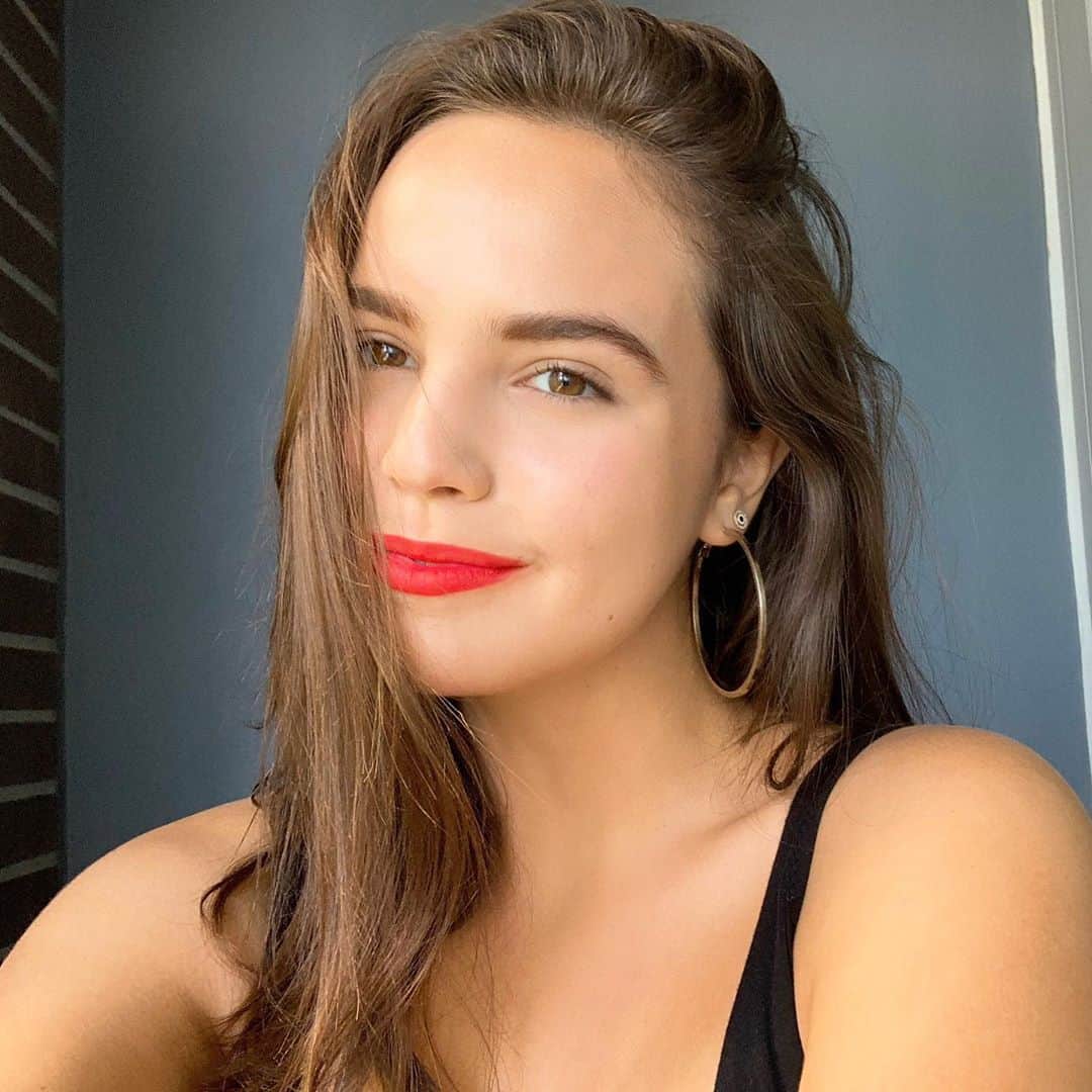 ベイリー・マディソンさんのインスタグラム写真 - (ベイリー・マディソンInstagram)「Red lipstick has always made me feel like me, and this is my new favorite one. Congratulations on @rarebeauty , @selenagomez , I’m very happy for you x」9月9日 3時33分 - baileemadison