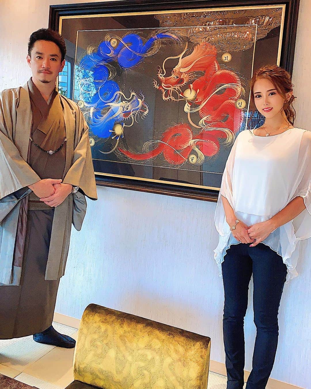 のインスタグラム：「. 特別部屋にはこんな龍の絵が✨  9/18  徳川苑Openお楽しみに❤️  #京都一筆龍#一筆龍手島#徳川苑 #prettywoman#pwりおな#showtime#sexy #dance#party#event#dancer #follow#followme#l4l#l4f#Japanesegirl #キャスト募集#ダンサー募集 #名古屋キャバクラ#すすきの#六本木#北新地#中洲」
