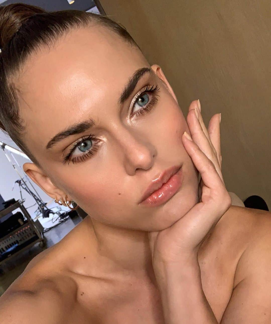 Lana Zakocelaのインスタグラム：「Full glam ✨💕 @kkwbeauty」