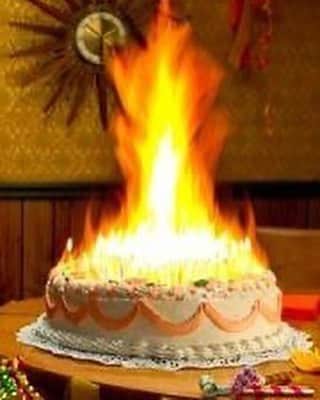Bad Religionさんのインスタグラム写真 - (Bad ReligionInstagram)「Happy Birthday Suffer! 🔥#tasteslikeburning」9月9日 4時40分 - badreligionband