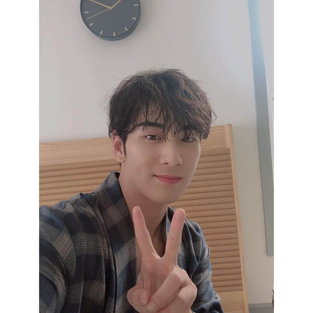 NU'ESTさんのインスタグラム写真 - (NU'ESTInstagram)「러브들 기대해 주세요^^  #뉴이스트_JR_아론_백호_민현_렌 #NULOΛEstagram #뉴이스트 #NUEST」9月9日 14時30分 - nuest_official