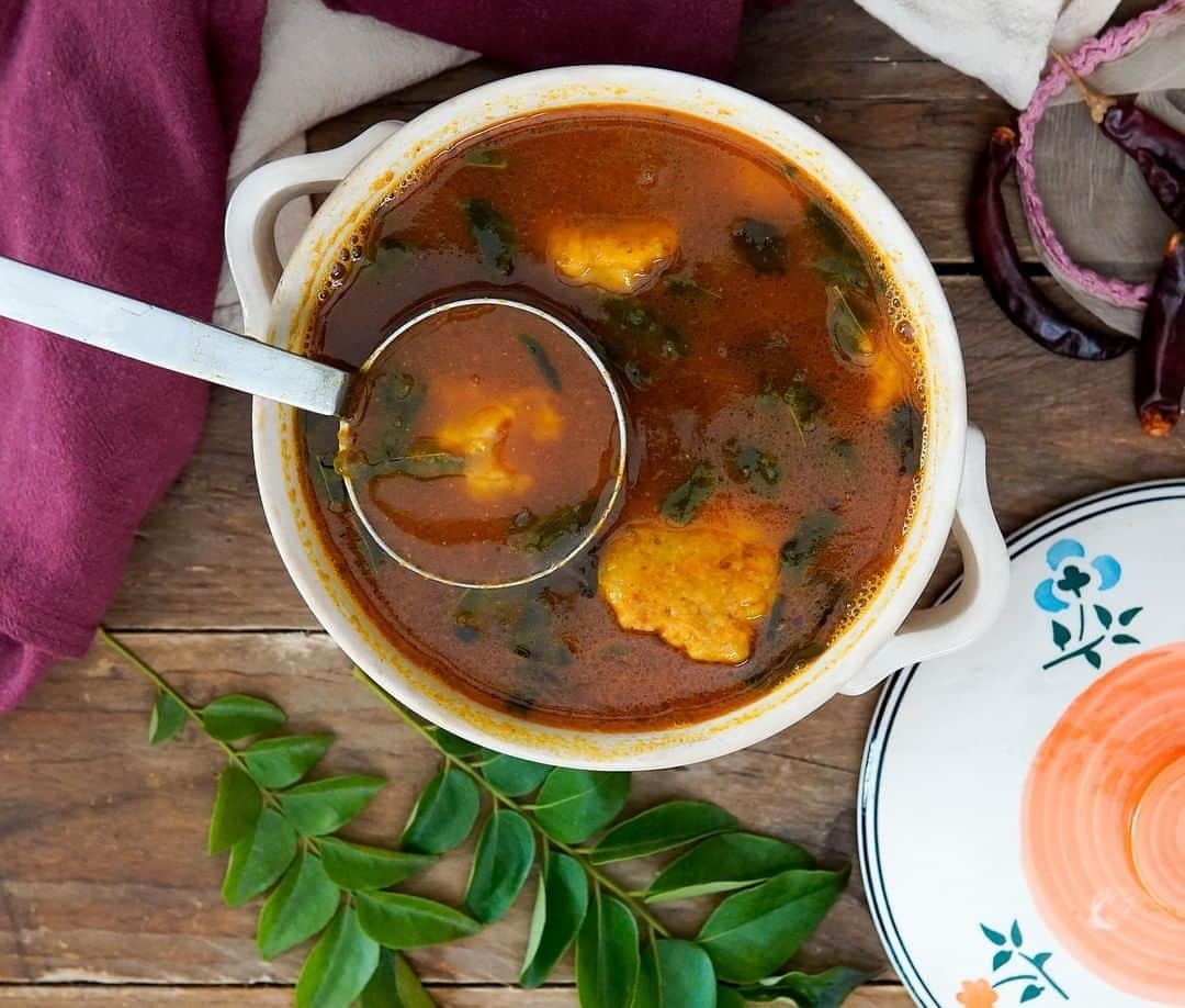 Archana's Kitchenさんのインスタグラム写真 - (Archana's KitchenInstagram)「Paruppu Urundai Rasam is a traditional and authentic recipe from tamil nadu and a favorite in the brahmin homes. The Rasam is simmered in a steamed dal dumplings called as Paruppu Urundai which makes it absolutely delectable along with hot steamed rice and a poriyal. Get the recipe from the smart.bio link in my profile @archanaskitchen. . . . . . #recipes #easyrecipes #lunch #lunchrecipes #Indiandinner #rasam #tamilrecipes #tamilnadufood #archanaskitchen #healthyeating #highprotein #homemadefood #eatfit #cooking #food #healthyrecipes #foodphotography #recipeoftheday #comfortfood #deliciousfood #delicious #instayum #food」9月9日 14時30分 - archanaskitchen