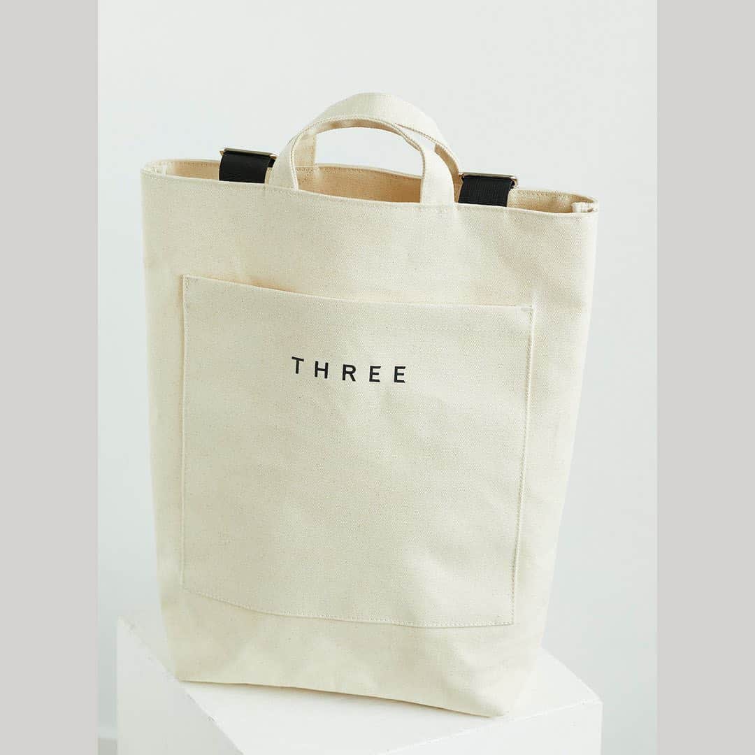 THREEさんのインスタグラム写真 - (THREEInstagram)「・ ＜THREEのバッグをあなたへ＞ ・ 9月16日より、THREEの店頭*、オンラインショップでお買い物をしてくださったお客様へ、オリジナルスワッグバッグをプレゼント**。 ぜひご入手ください。 ・ * 下記店舗は、9月23日からの実施となります。 ■THREE カウンセリングカウンター NEWoMan 新宿、VISIONARIUM THREE YOKOHAMA、ルミネ有楽町店、ルミネ立川店  ■THREEコスメセレクトショップ イセタン ミラーメイク & コスメティクス ルミネ新宿店、大宮店、北千住店、横浜店、荻窪店  **条件などの詳細は、THREE公式ウェブサイト NEWS(9月中旬公開予定)をご覧ください。 ***コスメセレクトショップでは、ハンディタイプのバッグをご用意しております。 ・ ・ ＊数に限りがございます。なくなり次第終了となります。 ＊THREE 公式オンラインショップでは、9月16日午前0時のご注文より実施となります。  #threecosmetics #promotion #swagbag」9月9日 14時33分 - threecosmetics
