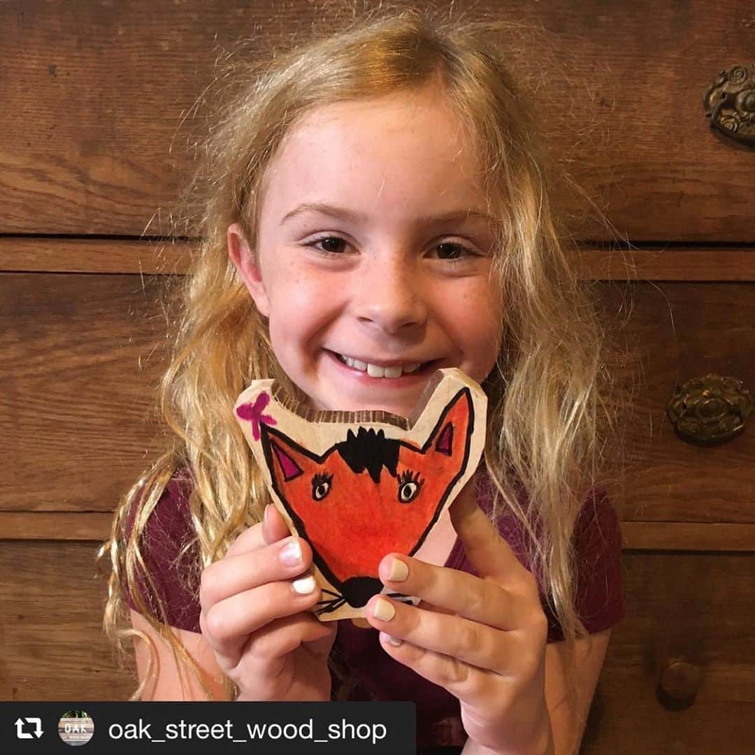 SUIZAN JAPANさんのインスタグラム写真 - (SUIZAN JAPANInstagram)「Cute and nice work!!🎀 ﻿ #repost📸 @oak_street_wood_shop﻿ When your shop buddy wants to cut some wood to make a pet fox, hand her the saw and let her get busy!﻿ .﻿ .﻿ .﻿ #kendallroo #shopbuddy #suizanjapan #oakstreetwoodshop #6pappy﻿ ﻿ #suizan #suizanjapan #japanesesaw #japanesesaws #japanesetool #japanesetools #craftsman #craftsmanship #handsaw #pullsaw #ryoba #dozuki #dovetail #flushcut #woodwork #woodworker #woodworkers #woodworking #woodworkingtools #diy #diyideas #japanesestyle #japanlife」9月9日 14時58分 - suizan_japan
