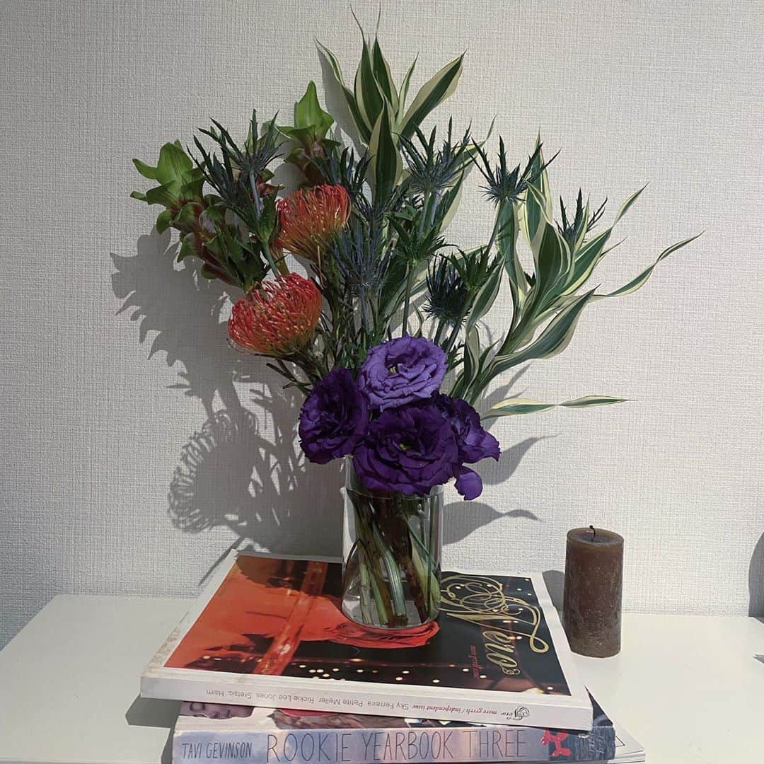 のインスタグラム：「はぁ🤍影まで可愛い😌💐」