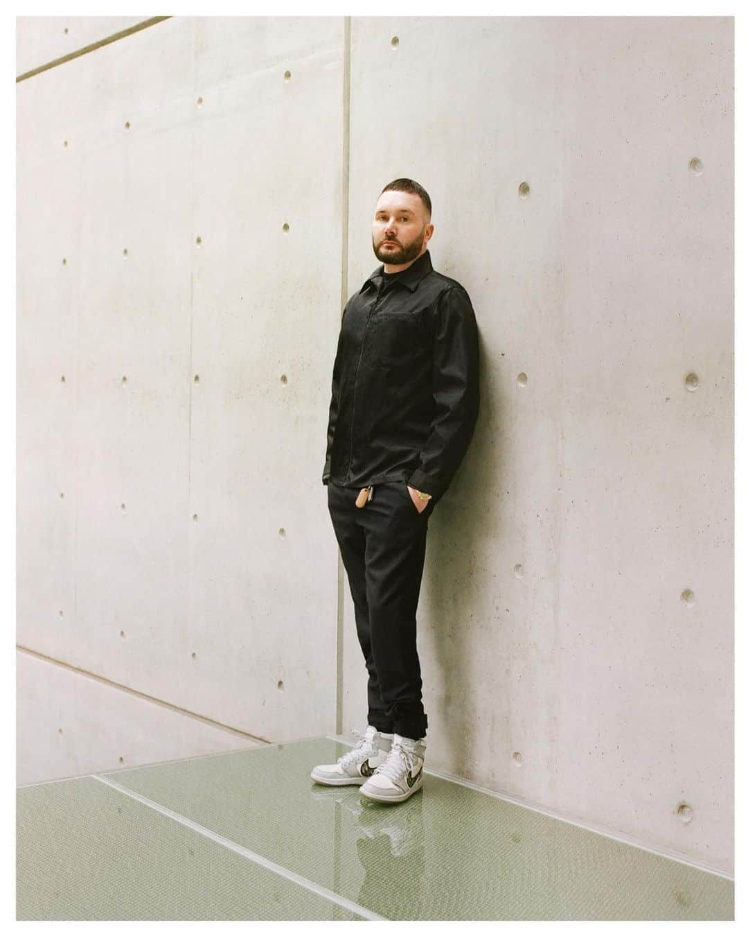 Fendiさんのインスタグラム写真 - (FendiInstagram)「FENDI is delighted to welcome Kim Jones as Artistic Director of women’s collections.  Silvia Venturini Fendi will continue as Artistic Director of accessories and menswear collections.  #KimJones ©️ @Brett_Lloyd」9月9日 15時24分 - fendi