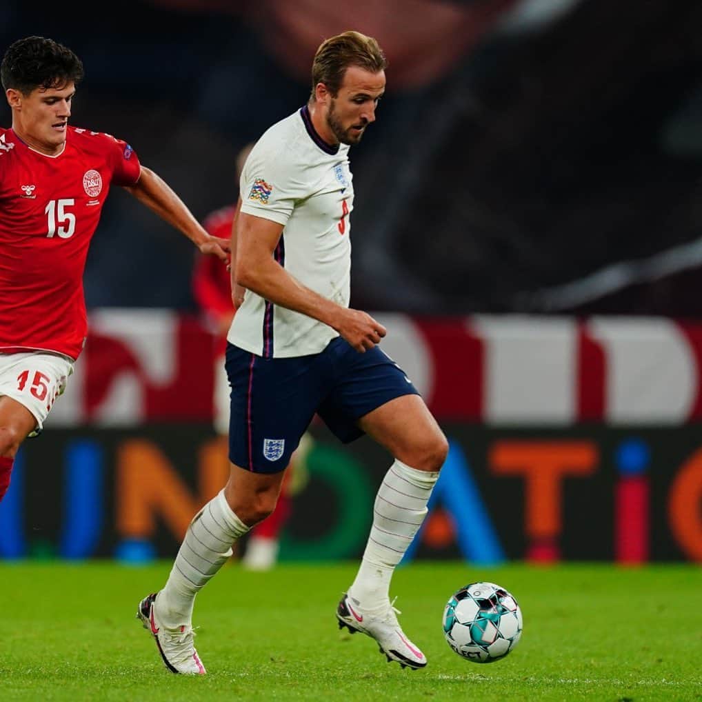 ハリー・ケインのインスタグラム：「Unlucky not to win that at the end but lots of positives to take from the two games 🦁🦁🦁」