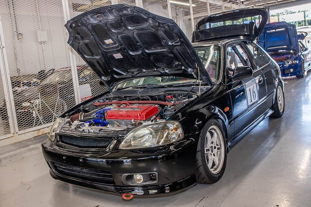 のインスタグラム：「_ Honda EK9 CIVIC _ _ Shot on Aug-31 2020 "HONDA VTEC ONE MAKE RACE 2020 Rd.3" organized by @zerofighterautocustom at Suzuka International Circuit _ owner: Account unknown photo: @mistbahn _ _ JP) 2020年8月31日 鈴鹿フルコース(鈴鹿サーキット国際レーシングコース)、ゼロファイターさん( @zerofighterautocustom )主催「HONDA VTEC ONE MAKE RACE 2020 Rd.3」。 _ _ #hondavteconemakerace #ホンダvtecワンメイクレース #zerofighterautocustom #suzukacircuit #suzukainternationalcircuit #鈴鹿サーキット #civic #hondacivic #ホンダシビック #シビック #ctr #ek9 #ekcivic #ek #bseries #b16 #b16b #b18 #b18c #vtec #osakajdm #kanjo #kanjostyle #kanjoracer #kanjozoku #timeattack #timeattackjapan #hondasontrack #rays #te37」