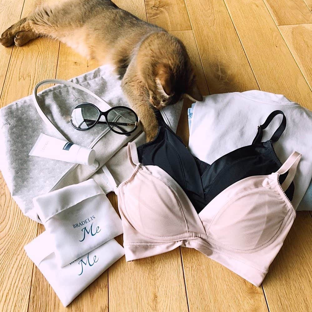 ブラデリスさんのインスタグラム写真 - (ブラデリスInstagram)「Have you met our favorite non-wire yet? For ultimate comfort, effortless support, and stylish design, the incredible Hug Me Bralette is a perfect pick. #bradelisny #bras #wirelessbra #comfortable #lingerie」9月9日 6時57分 - bradelisny