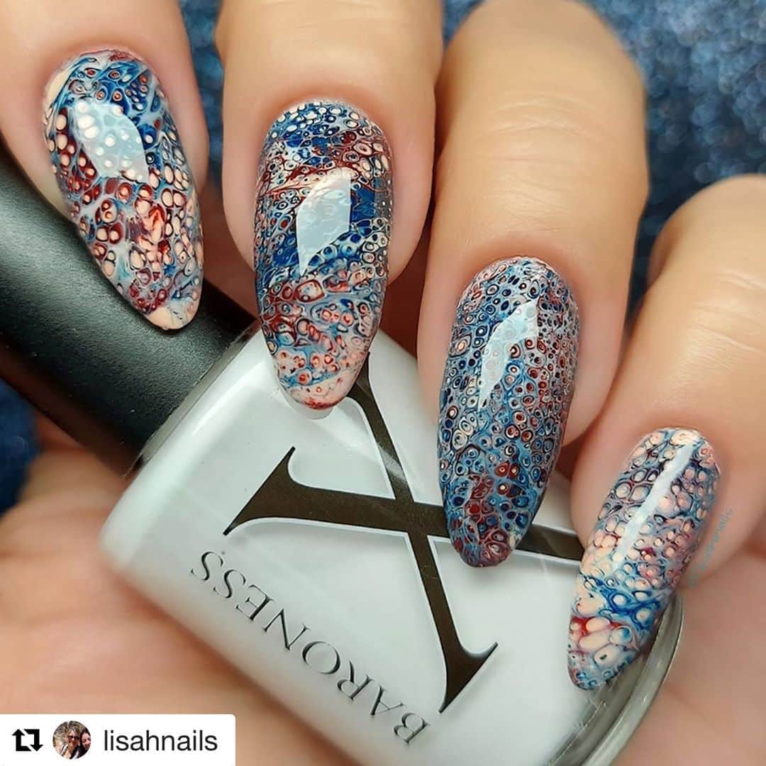 Nail Designsさんのインスタグラム写真 - (Nail DesignsInstagram)「#Repost @lisahnails  ・・・ Also on September 19th @baronessx_polish will be releasing White Lace, a basic white fluid polish. I don't think I've ever gotten more cells than I did in this mani! Big ones, little ones, cells on top of cells.... Also used @formerly_bliss Brick & Marine, @pop_polish_ Fallen Peach. Swipe for matte 🤍 and macros.... #nailsoftheday #notd #nailsofinstagram #nailart #nailartaddict #addictedtopolish #indiepolish #presssample #baronessx #fluidart #fluidnailart #fluidnailartswatch #fluidfridayfriends」9月9日 7時16分 - nailartfeature