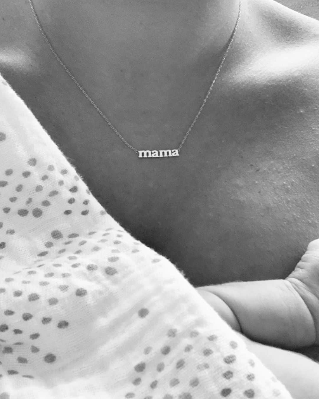リア・ミシェルのインスタグラム：「Mama」