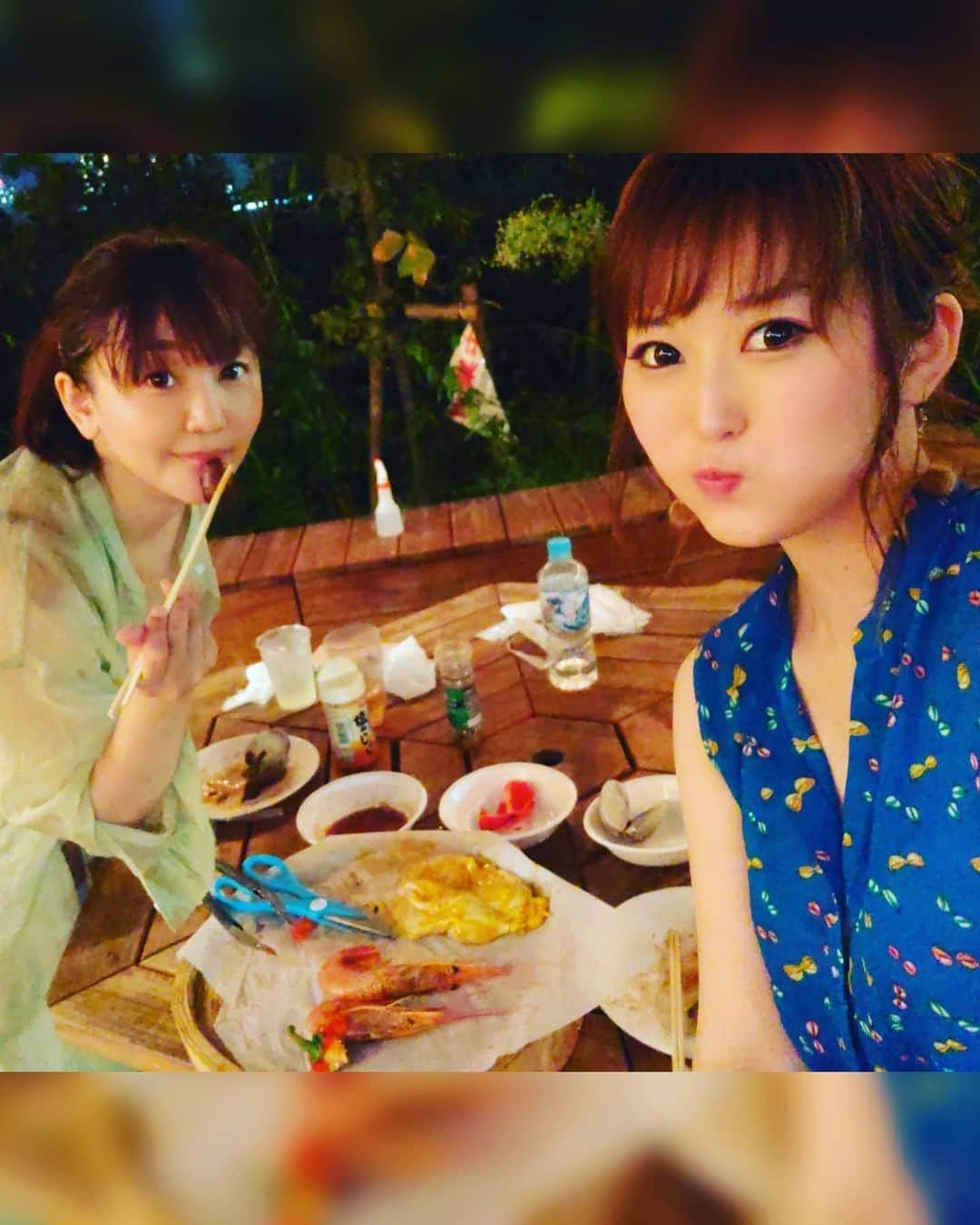 松浦麻里奈さんのインスタグラム写真 - (松浦麻里奈Instagram)「有明テニスの森駅から徒歩10分くらいにある[ @willdining_bbqtokyo ] でバーベキュー😲✨💓  全100席の雨天対応可能な屋根付席だから、 雨でも大丈夫だし、手ぶらでOKなうえ 本格的なBBQが楽しめた(◍•ᴗ•◍)❤  焼き方、具材の説明、会場説明やら スタッフの方に教えてもらい、いざBBQを😲👍  豊洲市場から仕入れてるという新鮮な海鮮に、 遠赤外線でじっくり焼く お肉がとっても柔らかくてビックリ！ これも自家製でタレを漬け込んであるお肉。  お野菜も厳選しててまるごと焼き野菜で そのままの素材を楽しみました😍💘  野菜がでか過ぎる〜( ◜‿◝ )♡  飲み放題なので、カウンターに行って お兄さんに作ってもらうよ🤗✨ 自動ビールサーバーあるので、 失敗せずに綺麗な泡で冷えてる！  夜景は、すぐ近く橋があるので 帰り道眺めながら癒やされました★  お料理も美味しかった〜😘💓  ・アンガス牛肩ロース ・タンドリーチキン ・ガーリックスペアリブ ・生フランクフルト ・北海道産殻付きホタテ  ・千葉県産ホンビノス 貝 ・パプリカ ・ピーマン ・ナス ＋3H飲み放題付き 『王道プラン』  #Willdining&BBQ #BBQ #ばーべきゅー #有明 #pr #バーベキュー #有明テニスの森 #有明bbq #有明 #海 #シーサイド #seaside #sea #豪華な食事 #お肉 #お肉大好き #野菜 #女子会 #パーティ #party #partytime #friend #friends #海近く　#バーベキュー場 #お台場 #夜景綺麗 #nightphotography #nightviews」9月9日 7時52分 - ay114.831m