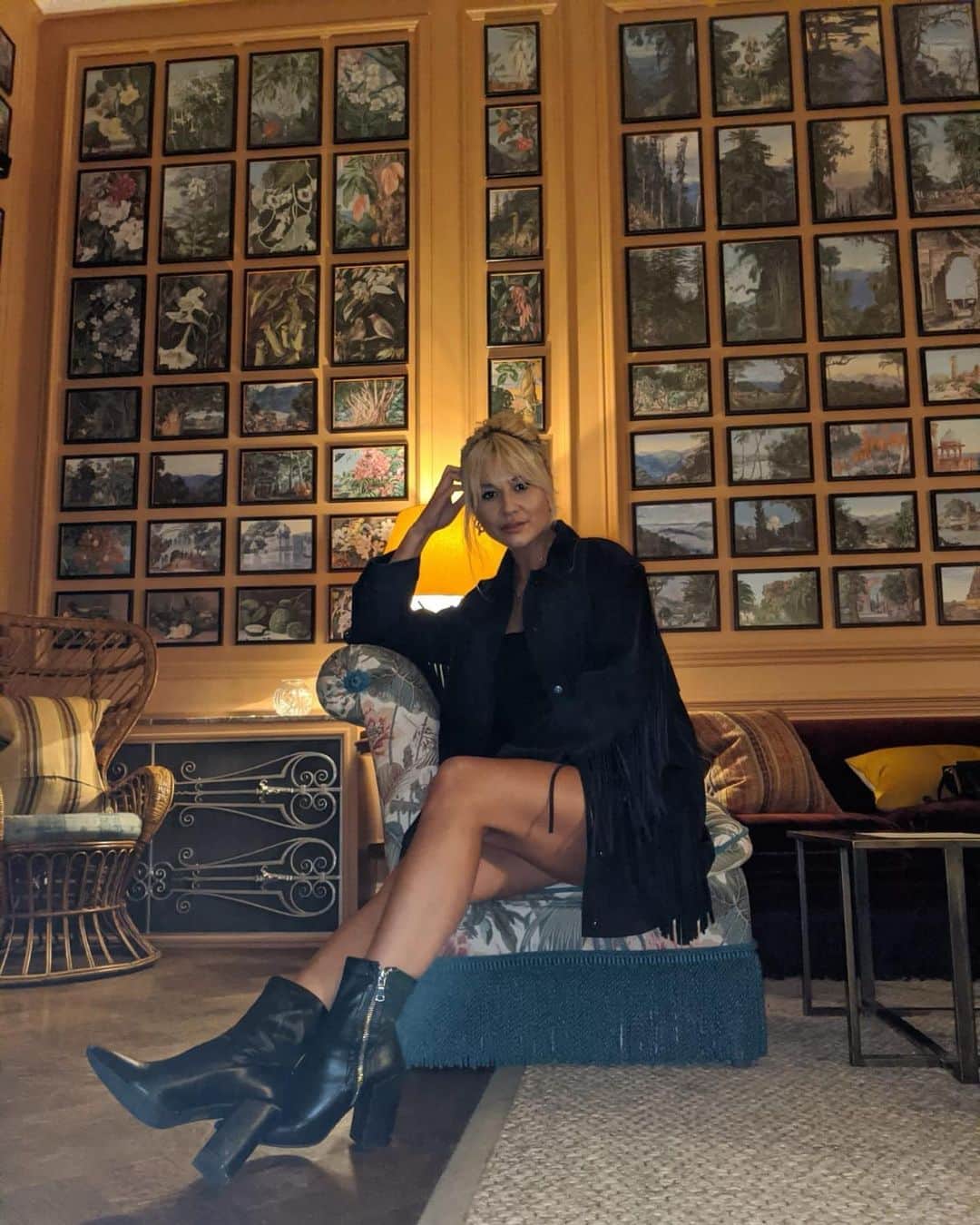 Mali-Koa Hoodのインスタグラム：「Contrary to popular belief I’m starting to write happier songs and I feel a shift, if that isn’t growth then I don’t know what is.」