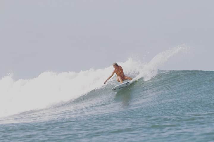 Bethany Hamiltonのインスタグラム：「Did a lil wave hunting recently!!! Thank you @cardonadventureresort for hosting my family & I for a delightful escape!」
