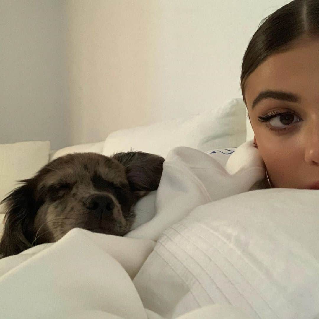 ケルシーのインスタグラム：「my fav boy to cuddle」