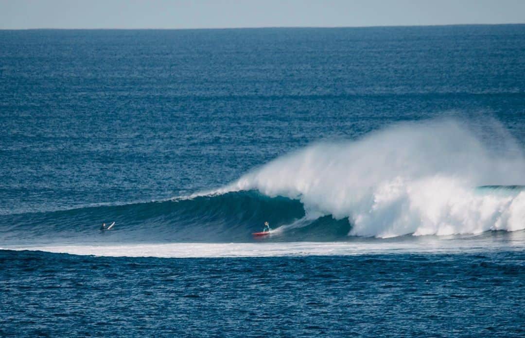フェリシティー・パルマティアーのインスタグラム：「Taking the 8,6 for a spin 🏄🏼‍♀️」