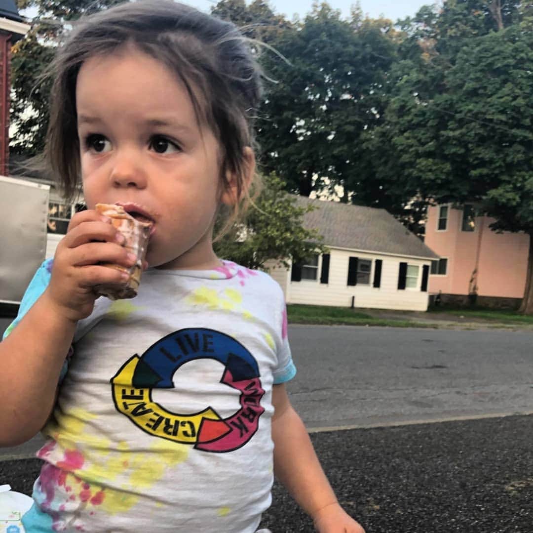 ブルックリンインダストリーズのインスタグラム：「Only I scream for ice cream 🍦 Declan in the CMYK TiE DYE for Toddlers Last day to save 20% site wide. Use code BROOKLYN20 at checkout   #brooklynindustries #liveworkcreate #brooklynkids」