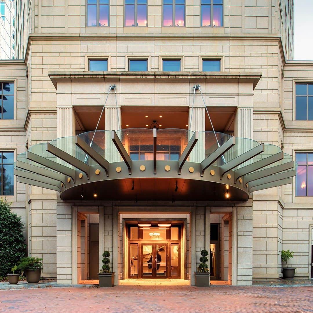 Biologique Recherche USAさんのインスタグラム写真 - (Biologique Recherche USAInstagram)「We are pleased to be partnering with The Waldorf Astoria Atlanta Buckhead, 5-star hotel located in one of the most prestigious neighborhoods of Georgia’s capital.  Inspired by the lush green canopy that embraces Atlanta, known as a “city in the forest”, the Waldorf Astoria Spa Atlanta is a relaxing oasis with extensive relaxation and thermal amenities, saline lap pool, fitness center and more. Pursuing their quest of excellence, the @waatlanta offers a selection of @biologique_recherche products, personalized and result-driven treatments. • • • #biologiquerecherche #passion #expert #beauty #skin #skincare #facecare #followyourskininstant #buildingbetterskin #skininstant #atlanta #georgia #hotelspa #treatments #partner #waldorfastoria #waldorfastoriaatlanta #spa #treatyourself #wellnesswithbr」9月9日 9時17分 - biologique_recherche_usa