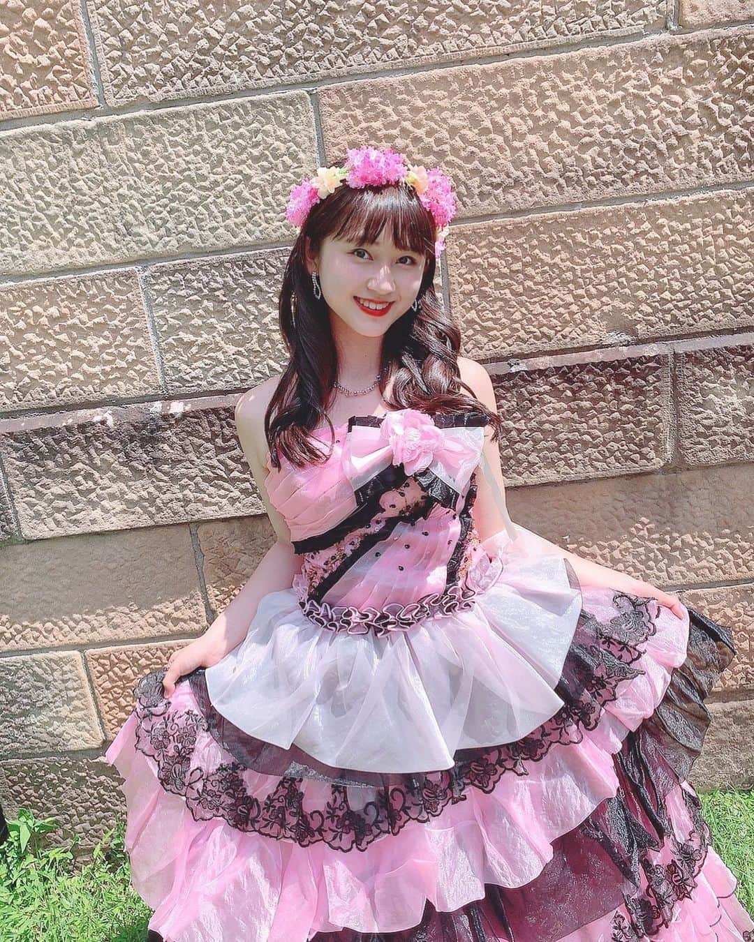 のインスタグラム：「・﻿ ﻿ ﻿ ﻿ 💐﻿ ﻿ ﻿ ﻿ #夏の思い出﻿ #👗﻿」