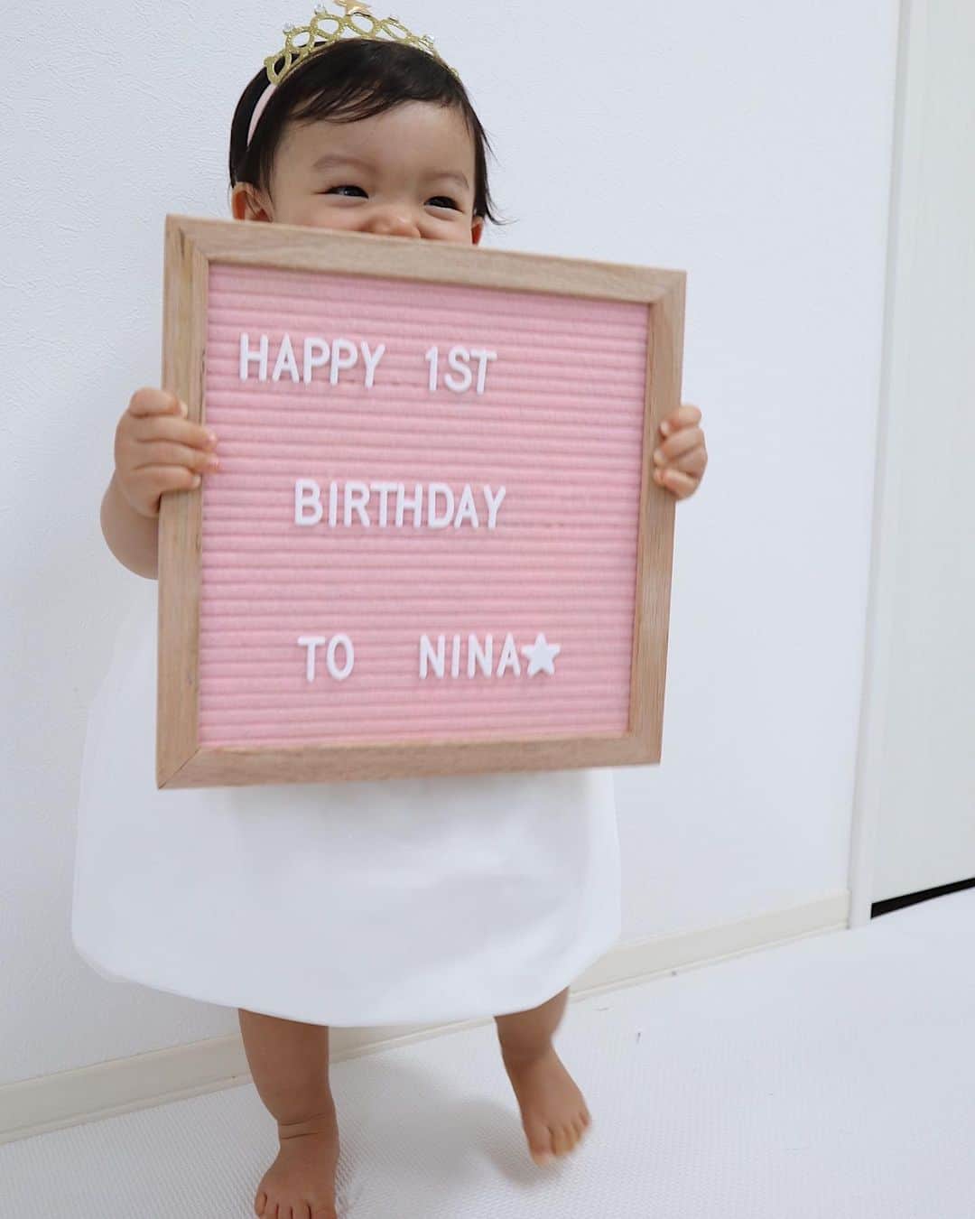 吉田理紗さんのインスタグラム写真 - (吉田理紗Instagram)「𝙷𝚊𝚙𝚙𝚢 𝙱𝚒𝚛𝚝𝚑𝚍𝚊𝚢🎂  愛しの娘が今日で1歳になりました。  産まれてきてくれてありがとう。 私たちのところに来てくれてありがとう。 世界で一番の宝物。大好きだよ♡ これからもよろしくね☺︎  #1stbirthday #1y0d #20190909」9月9日 9時46分 - yoshirisaa