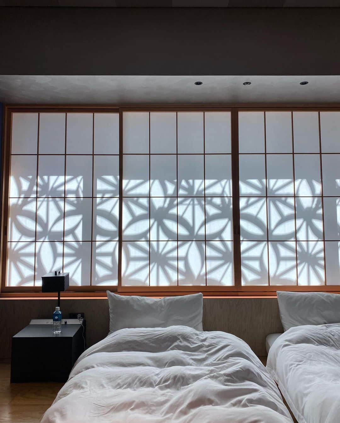 白雪さんのインスタグラム写真 - (白雪Instagram)「The best “Futon” ever.   布団の余韻に浸る。ふっかふか。 新感覚な睡眠時間でした😴」9月9日 9時52分 - baixue0929