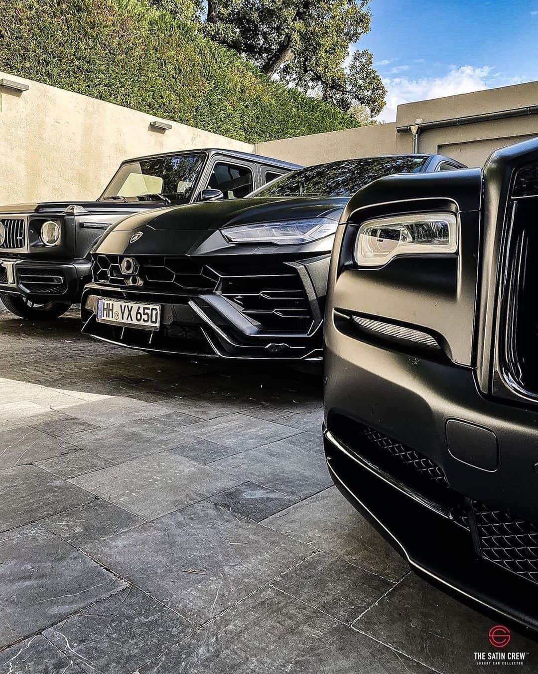 CARLiFESTYLEさんのインスタグラム写真 - (CARLiFESTYLEInstagram)「Which one would you pick? @thesatincrew  1. Mercedes G63 2. Lamborghini Urus 3. Rolls Royce Wraith @thesatincrew #carlifestyle」9月9日 10時04分 - carlifestyle