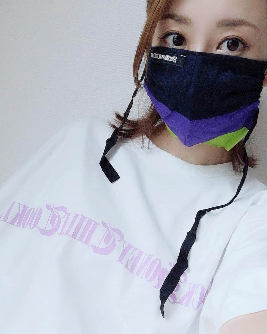 山上紗和 さんのインスタグラム写真 - (山上紗和 Instagram)「@black_honey_chili_cookie   新作T👕  わたしは大きめPurpleにしたよう💜  #マスク も  @hiromutakahara_official  ↑手作り！！🖤💜💛  で #コーティネート 😘  #blackhoneychilicookie #hiromutakahara  #tシャツ #purple #おしゃれ #designer #アパレル #fashionable #新作 #カラー展開豊富 #summer #autumn」9月9日 10時14分 - moon_sawa